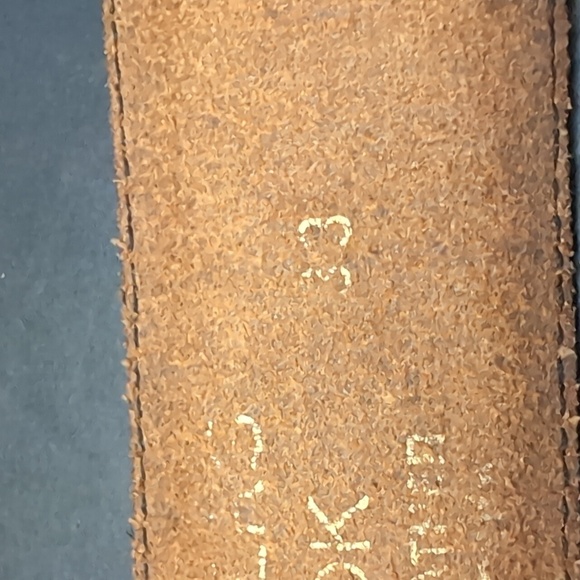 Beechers Brook black Leather Women's Belt with Gold Toned Metal Buckle . - Picture 9 of 11